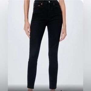 Re/Done skinny Black Velvet jeans .Size 26 Long 39 “ 97% Cotton and 3% expanded.